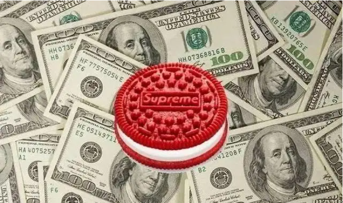 $30,000 for a pack of Oreos | How many brainless Supreme fans do they have left? Luxury Amoy does no